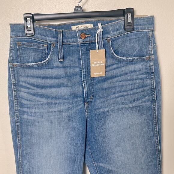 NWT Madewell Retro Flare Jeans in Norwich Wash, 28 - Picture 5 of 15